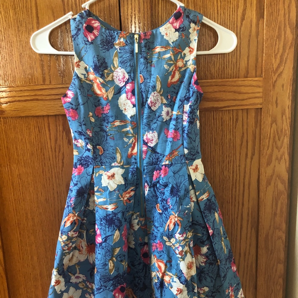 blue dress